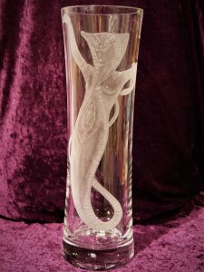 Vase mit Schlangenfrau Motiv